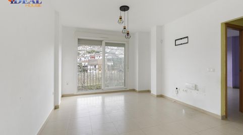 Foto 2 de Piso en venta en Calle Periodista Mesa León, Pinos Puente, Granada
