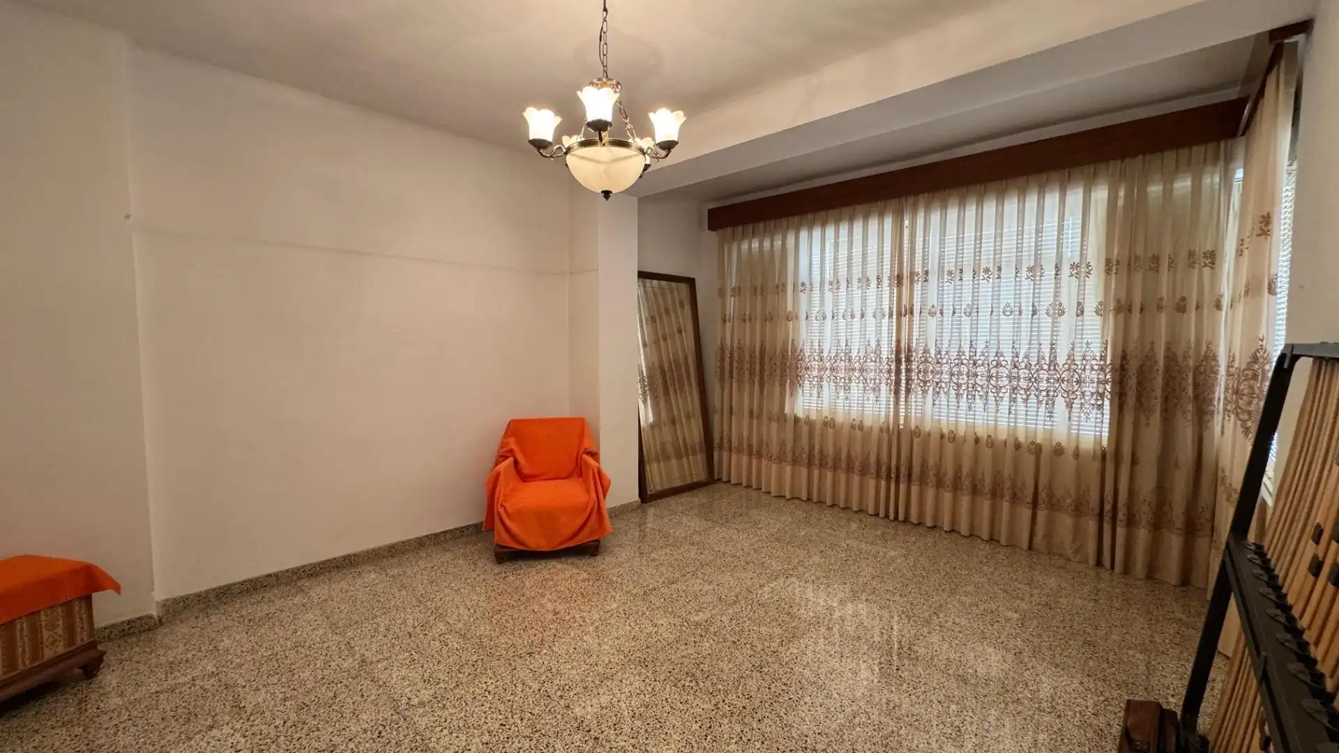 Sala d'estar de Casa adosada en venda en Dúrcal amb Balcó