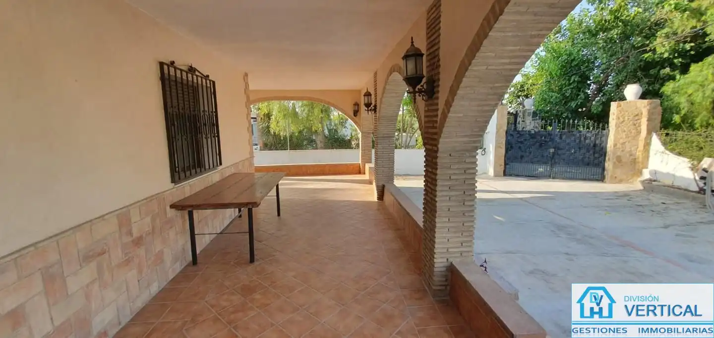 House with pool to rent in Camí Vell d'Aldaia, imagen 3
