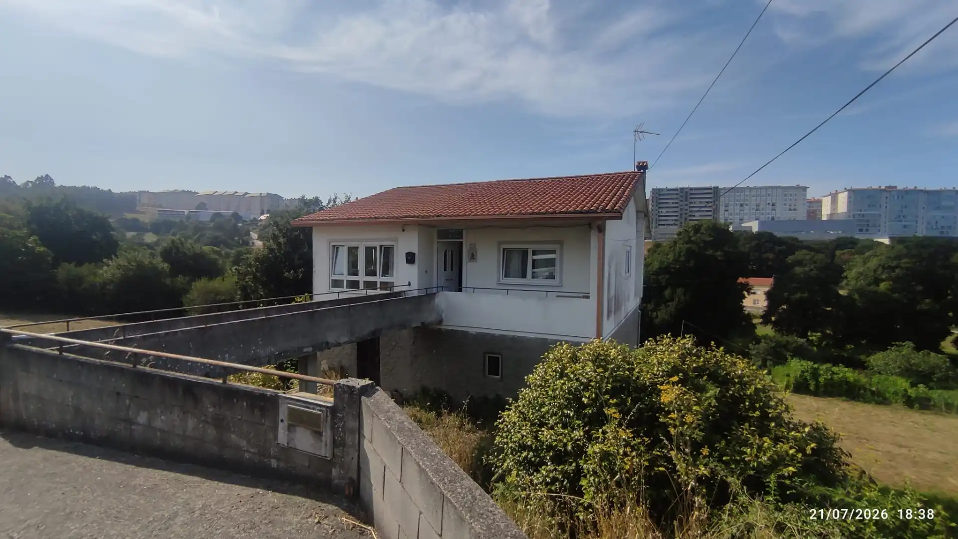 Vista exterior de Casa o xalet en venda en A Coruña Capital  amb Calefacció i Moblat