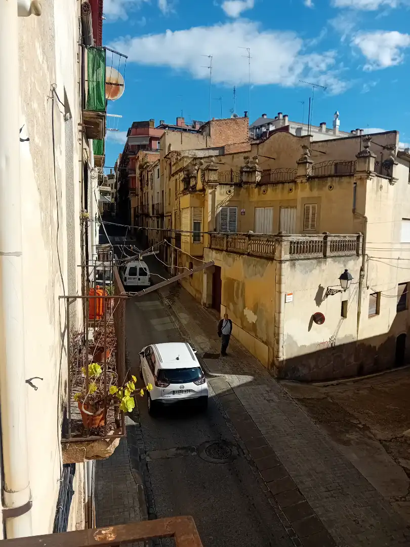 Vista exterior de Casa adosada en venda en Valls amb Traster, Balcó i Internet