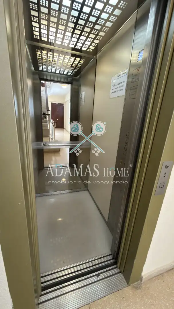 Flat for sale in Sevilla  with Air Conditioner and Balcony