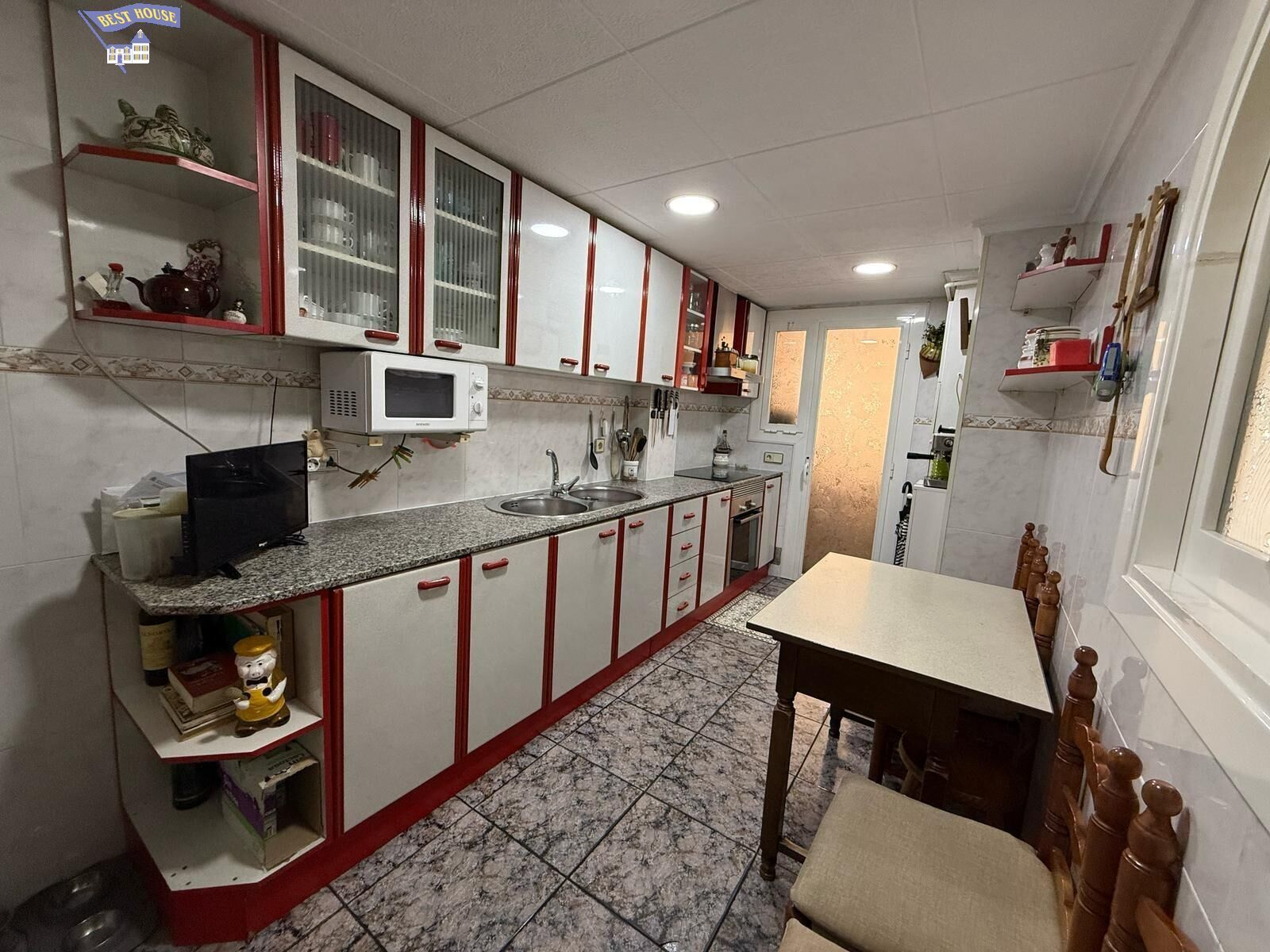 Cuina de Pis en venda en Montcada i Reixac amb Aire condicionat, Jardí privat i Balcó