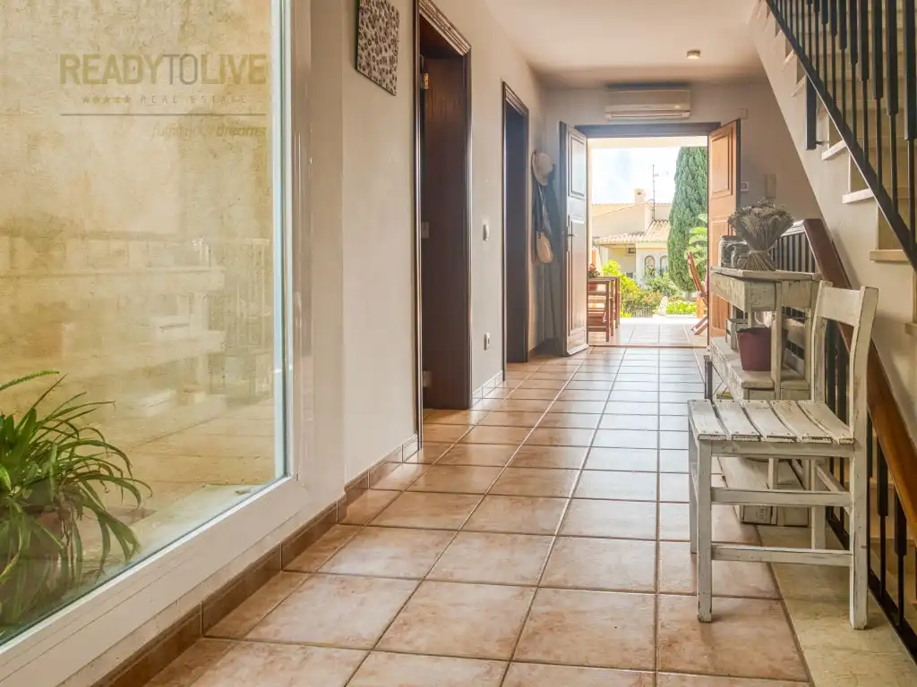 Einfamilien-Reihenhaus zum Verkauf in Alcúdia mit Klimaanlage, Privatgarten und Terrasse