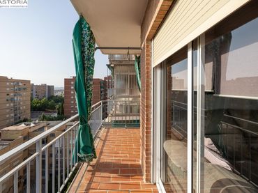 Piso con jardín en venta en Calle de Luz Casanova