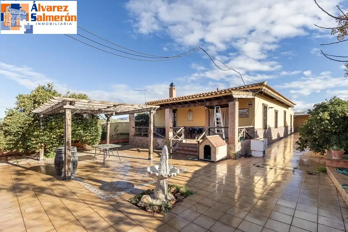 Garden of Houses for sale in La Zubia  with Private garden