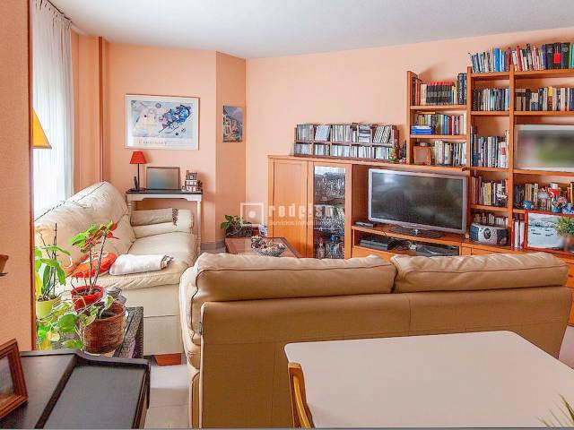 Piso en Venta en Francisco Mosqueda en Conde Orgaz - Piovera