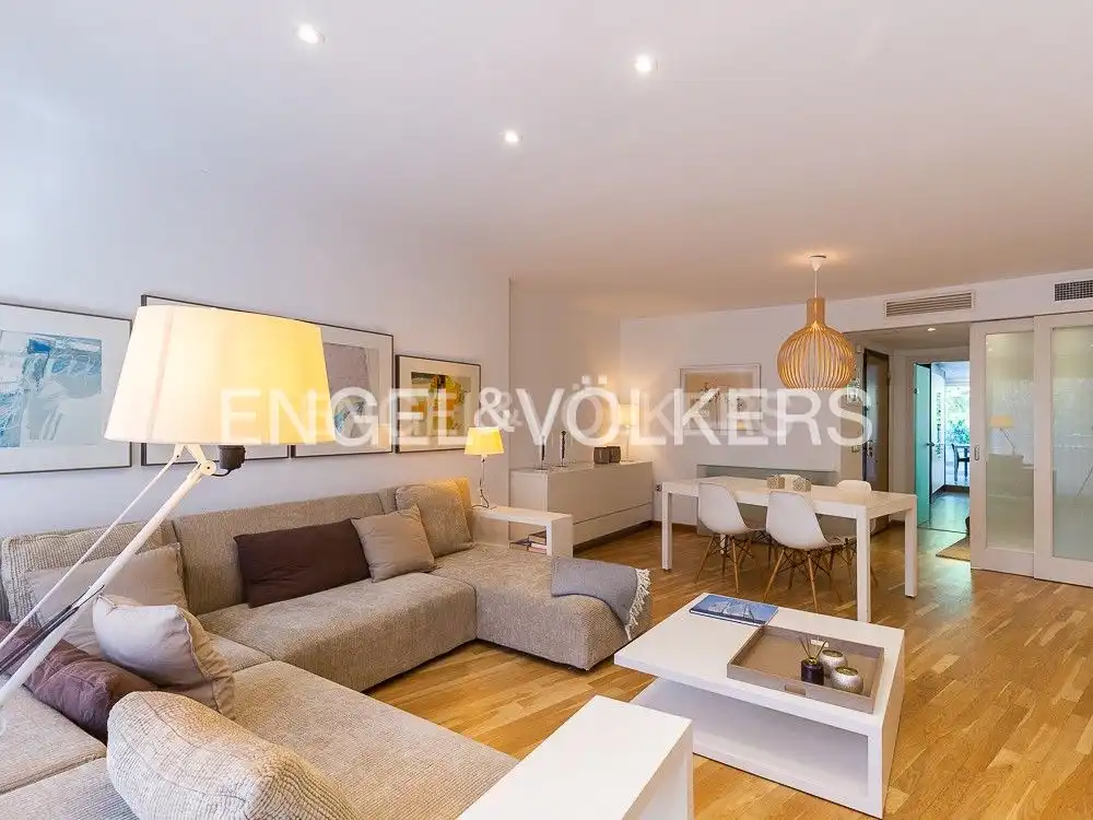 Sala d'estar de Pis de lloguer en Valencia amb Aire condicionat, Calefacció i Parquet