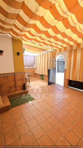 Casa adosada en Venta en Centro