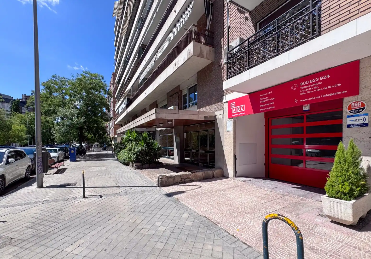 Vista exterior de Traster de lloguer en Madrid amb Alarma