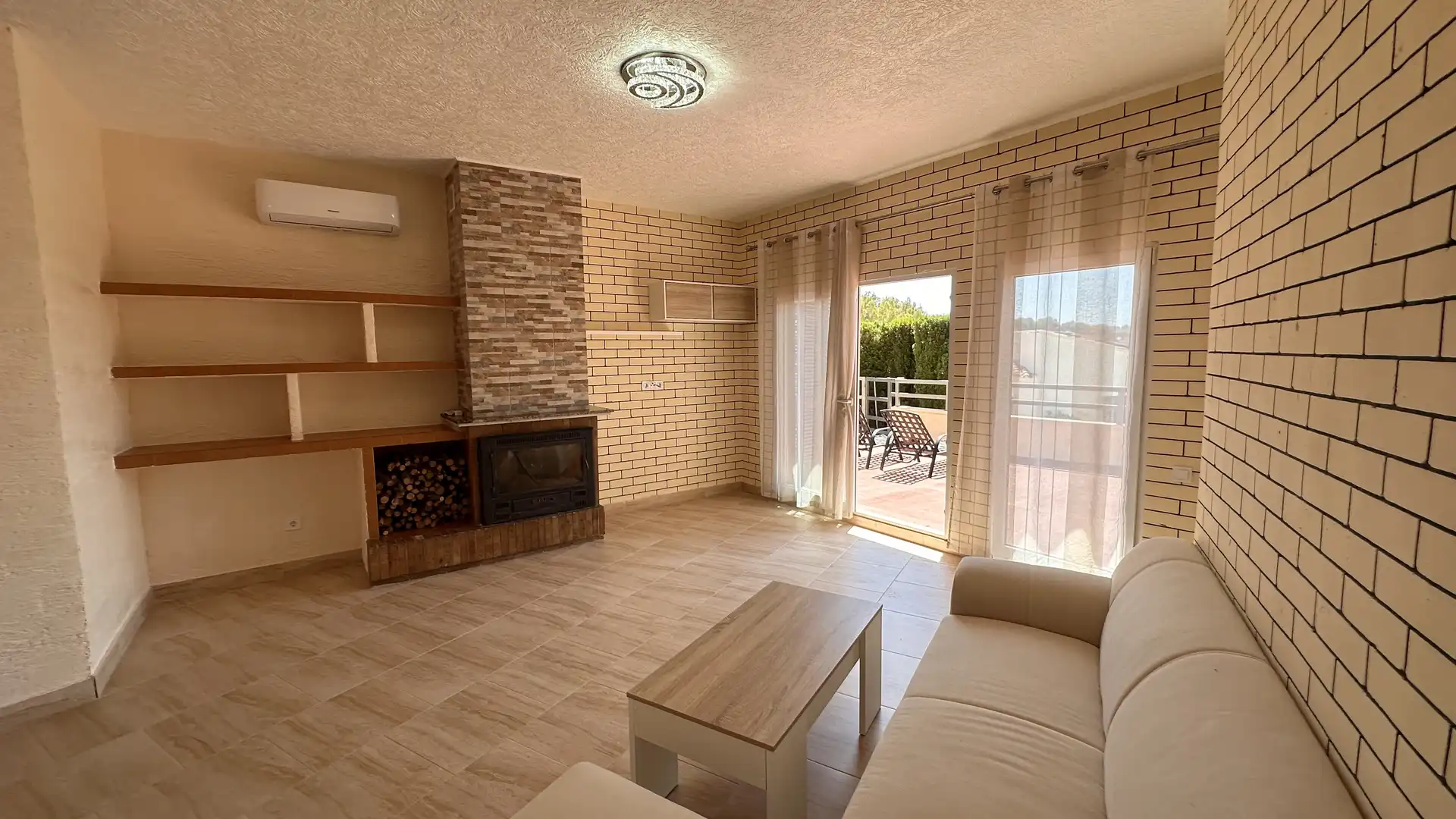 Sala de estar de Casa o chalet en venta en  Tarragona Capital con Aire acondicionado, Terraza y Piscina