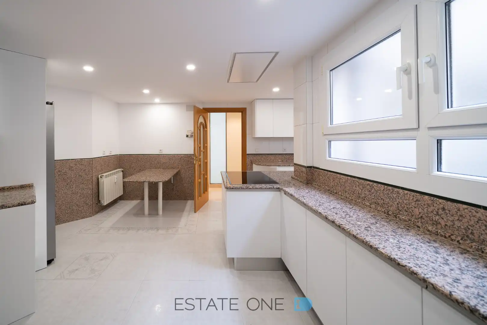 Kitchen of Flat for rent in Madrid  with Air Conditioner, Heating and Terrace