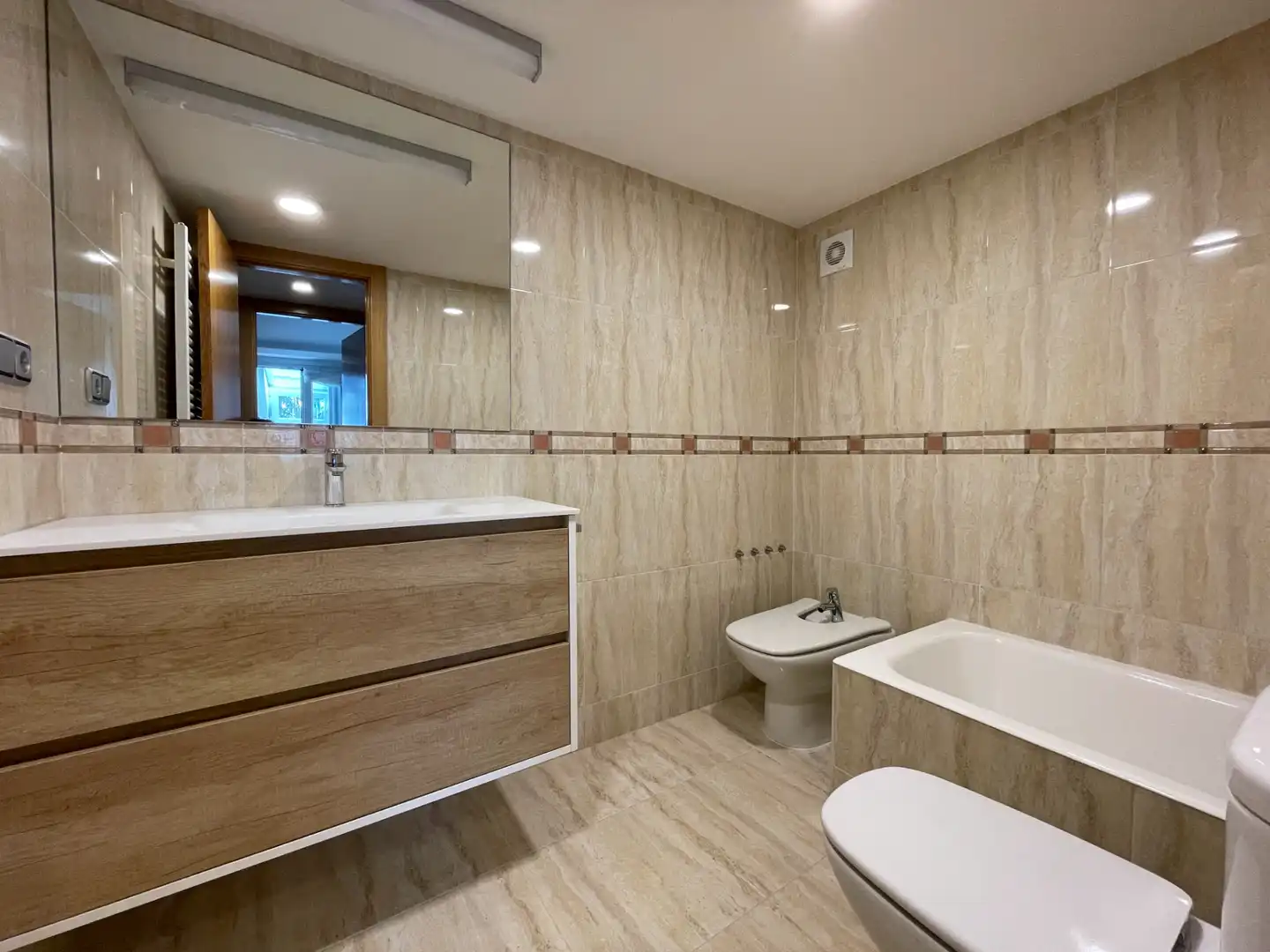 Baño de Piso de alquiler en Donostia - San Sebastián  con Calefacción, Parquet y Terraza