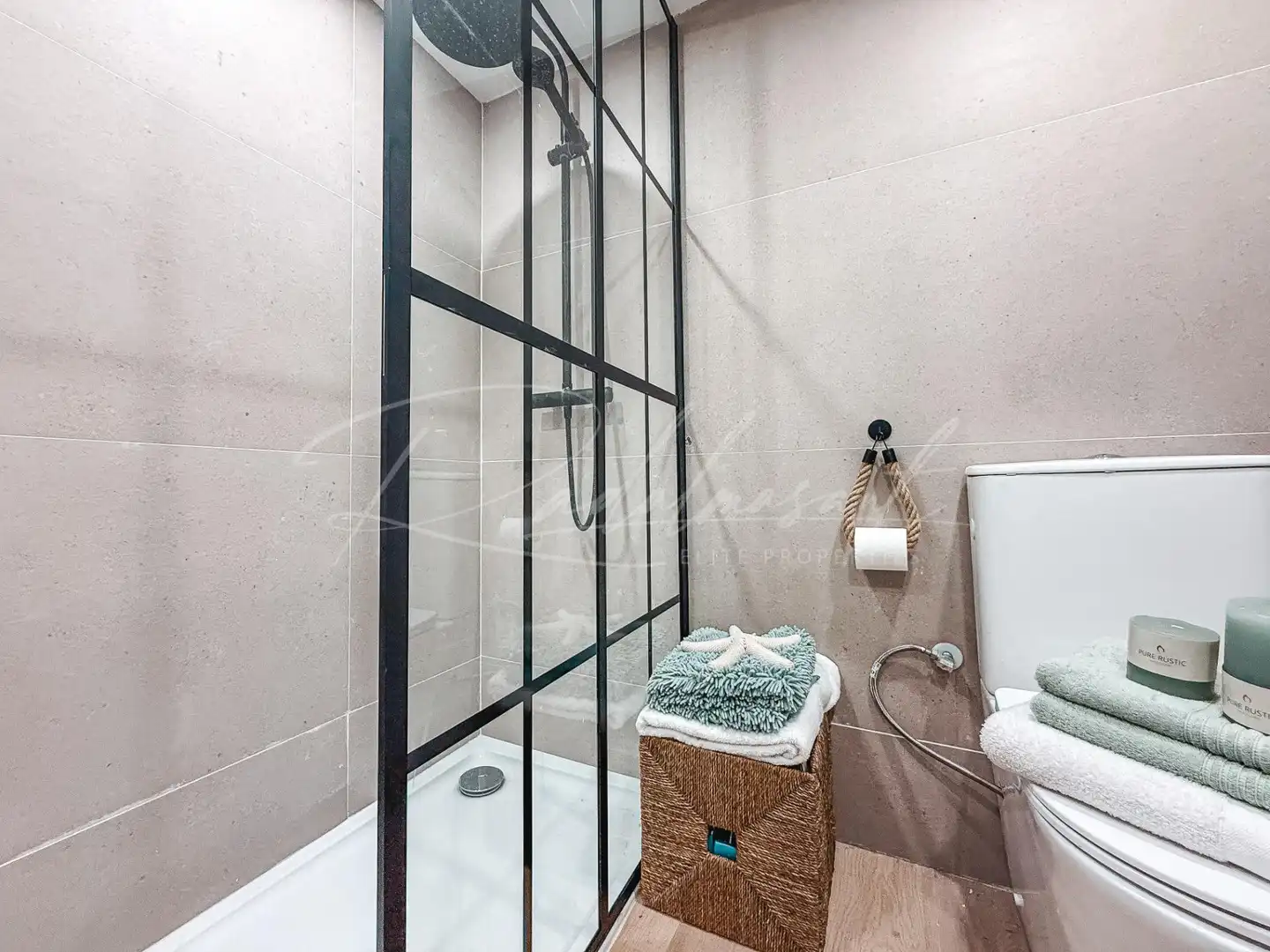 Casa con terraza en venta en Carrer Carrer Mare de Déu de la Roca, imagen 32
