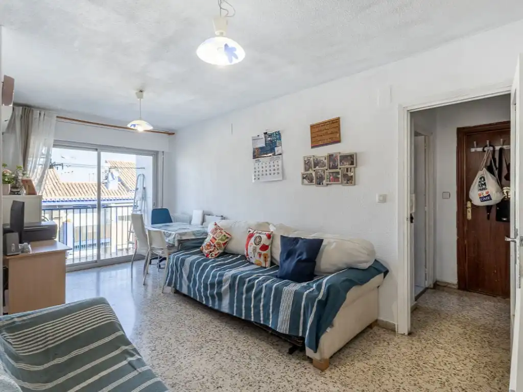 Sala d'estar de Pis en venda en Granada amb Calefacció
