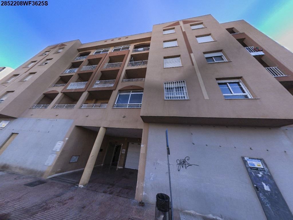 Vista exterior de Pis en venda en Roquetas de Mar amb Balcó