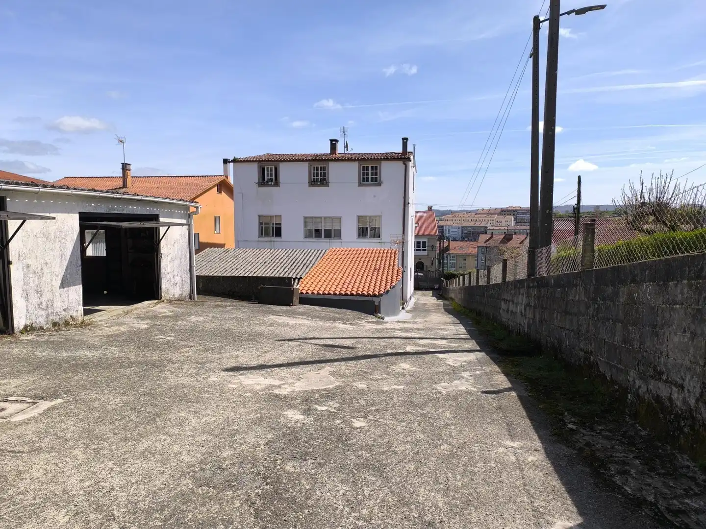 Vista exterior de Piso en venta en Santiago de Compostela  con Calefacción, Jardín privado y Trastero