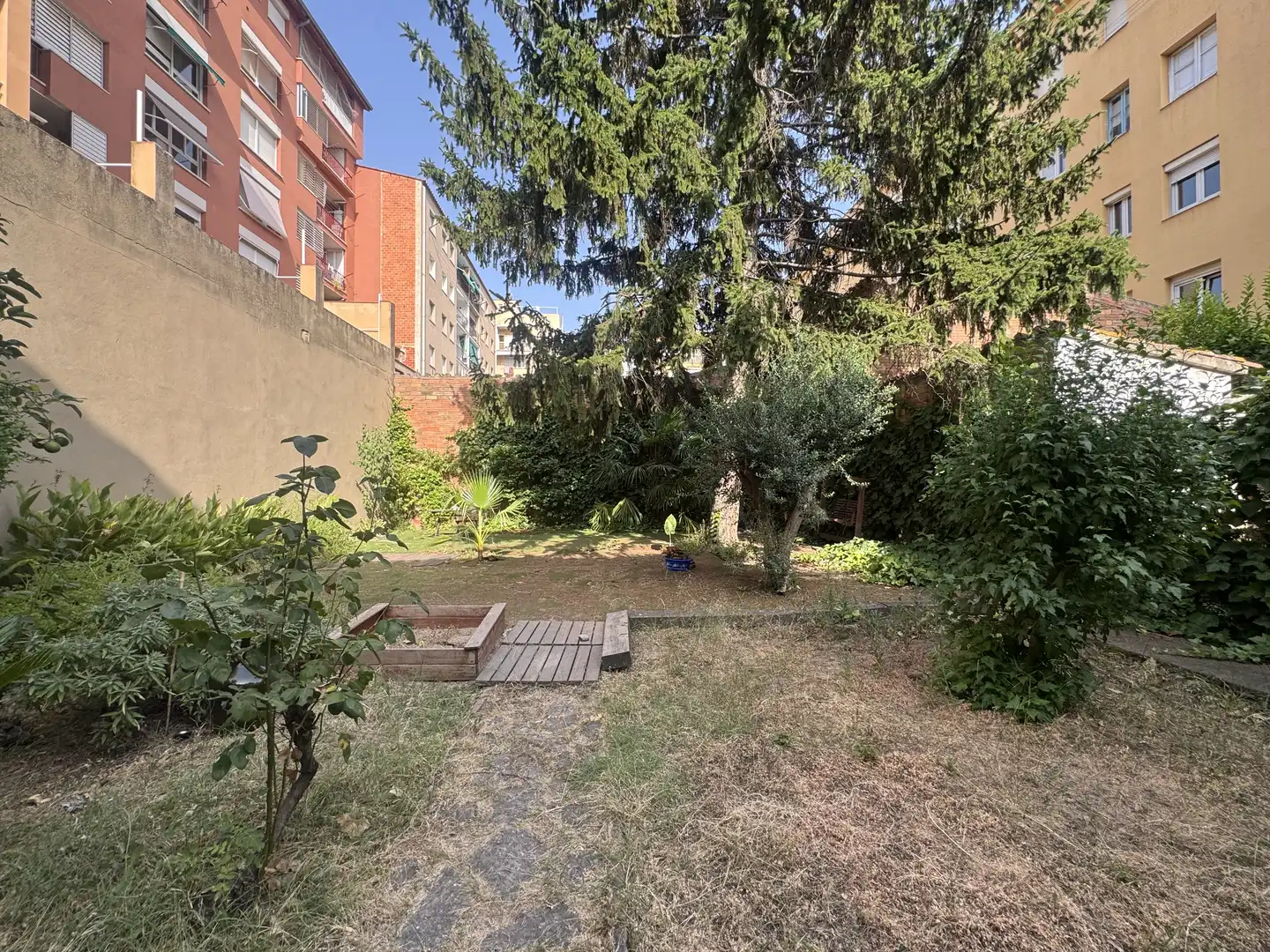 Jardín de Local en venta en Girona