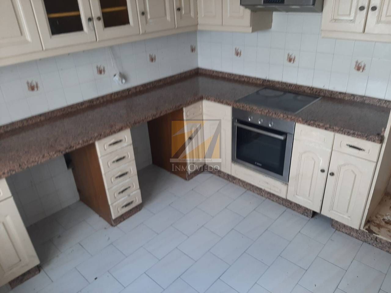 Kitchen of Flat for sale in Oviedo   with Parquet flooring and Storage room