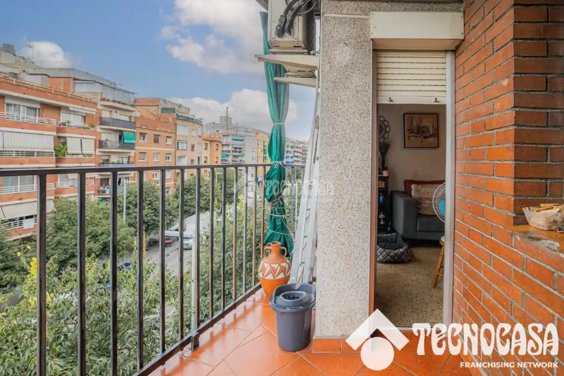 Terrassa de Pis en venda en Santa Coloma de Gramenet amb Aire condicionat, Calefacció i Balcó
