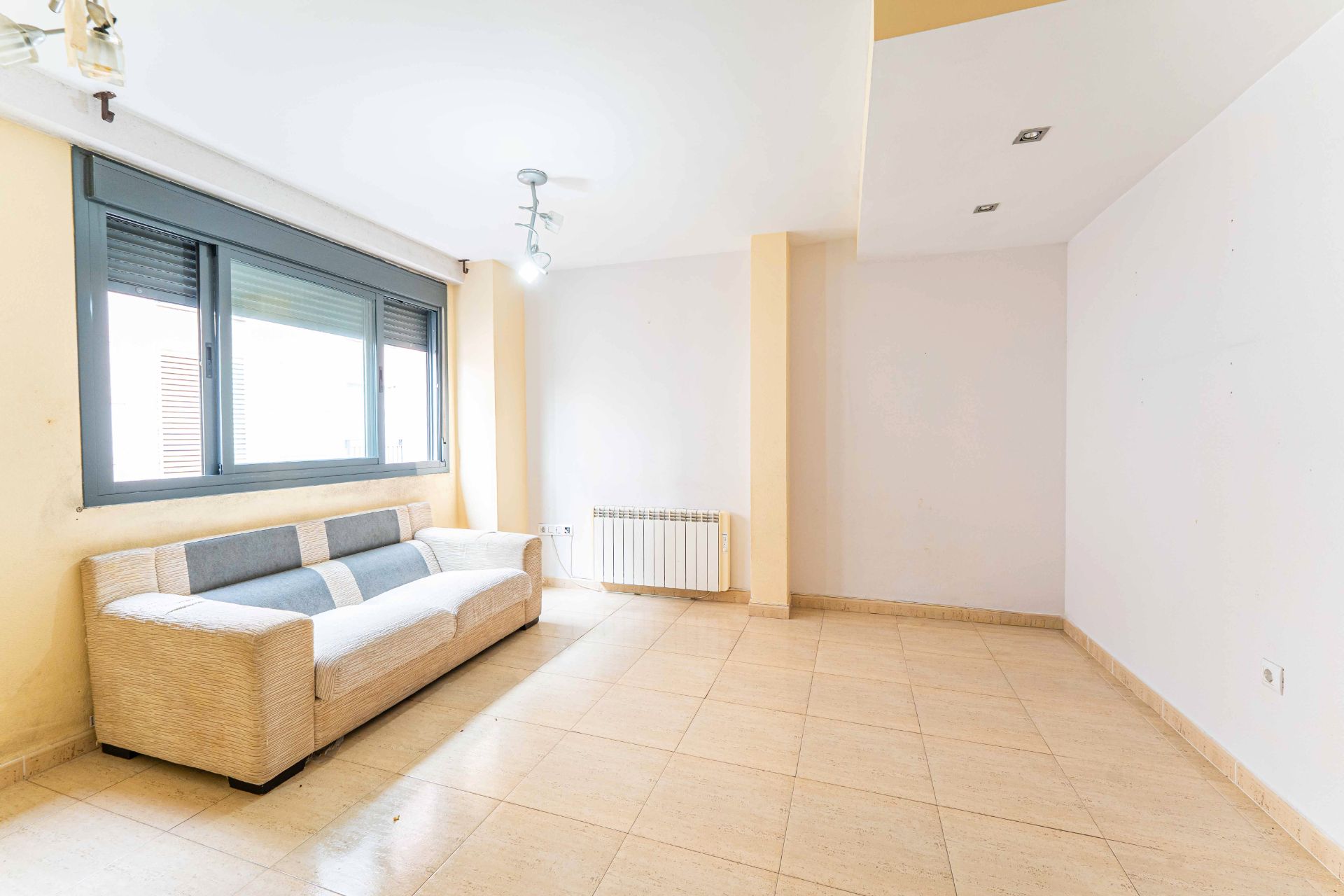 Living room of Flat for sale in Casarrubios del Monte  with Heating, Storage room and Furnished