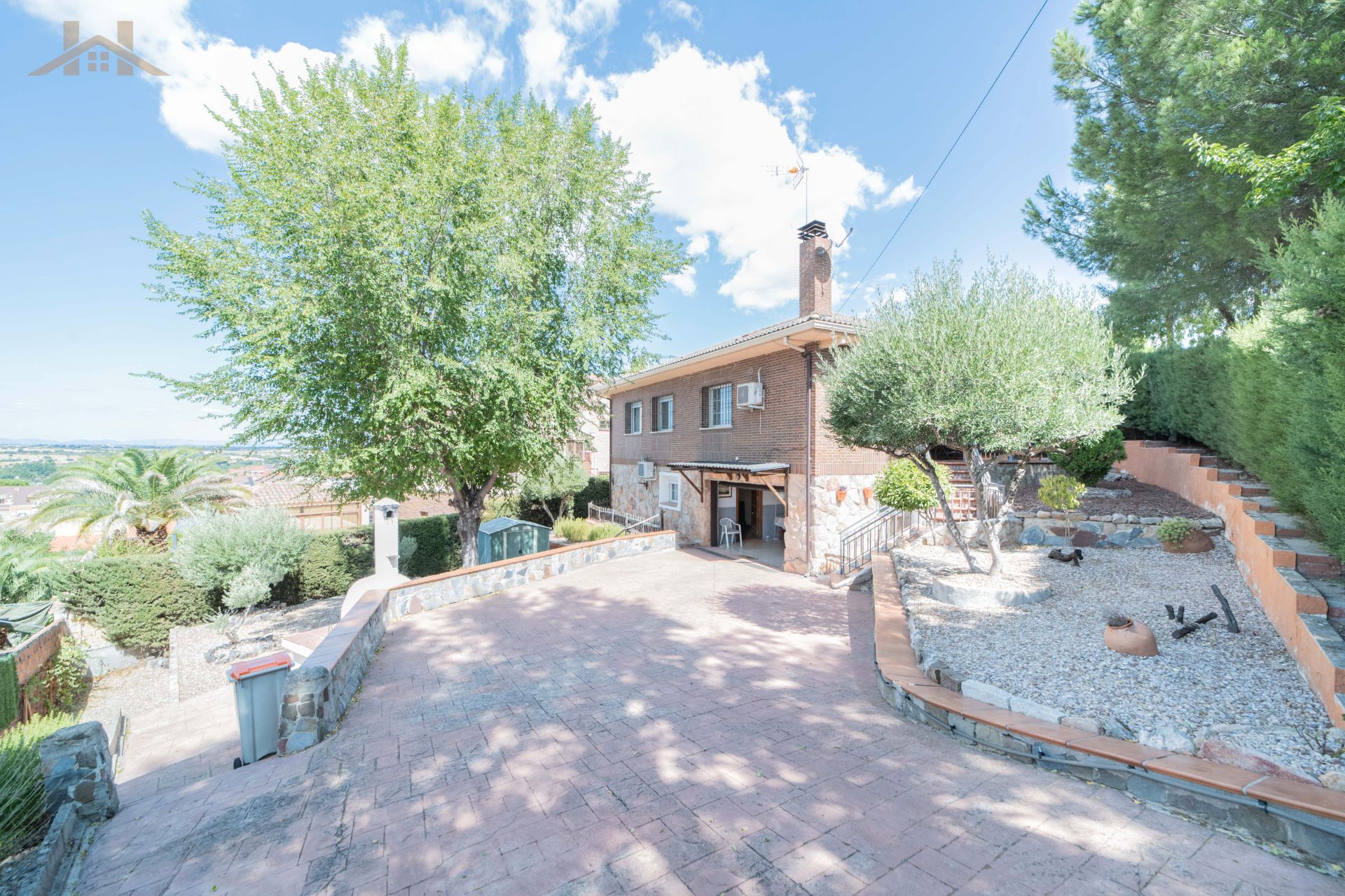 Vista exterior de Casa o chalet en venta en Móstoles con Aire acondicionado, Jardín privado y Parquet