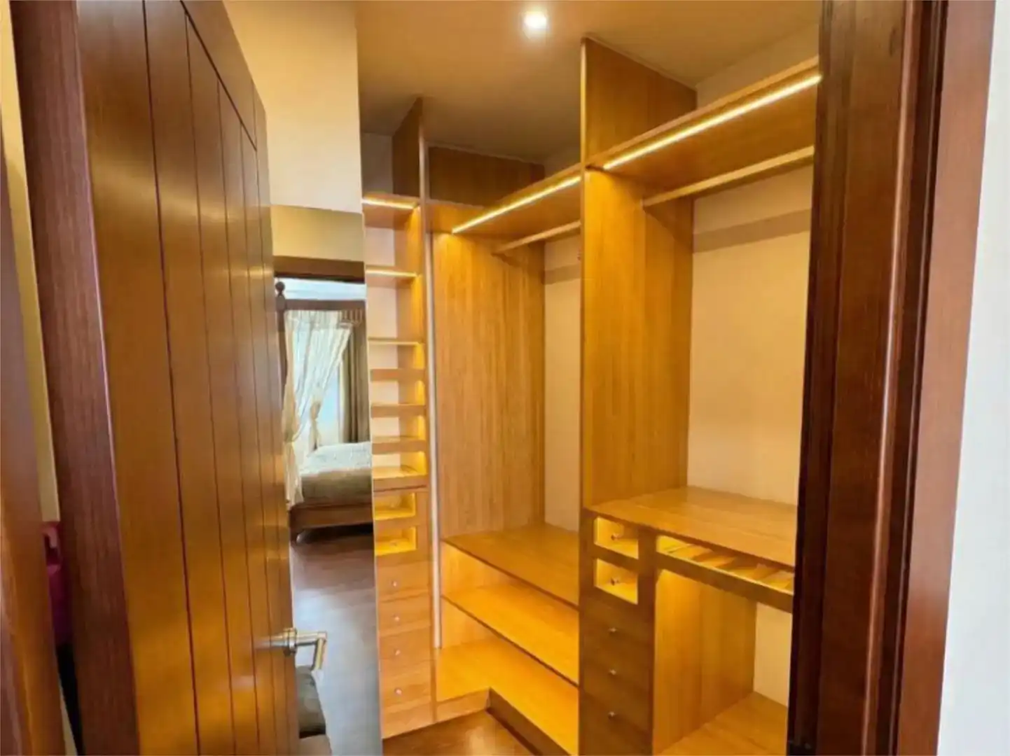 Dormitori de Casa o xalet en venda en Covaleda amb Jardí privat, Parquet i Moblat