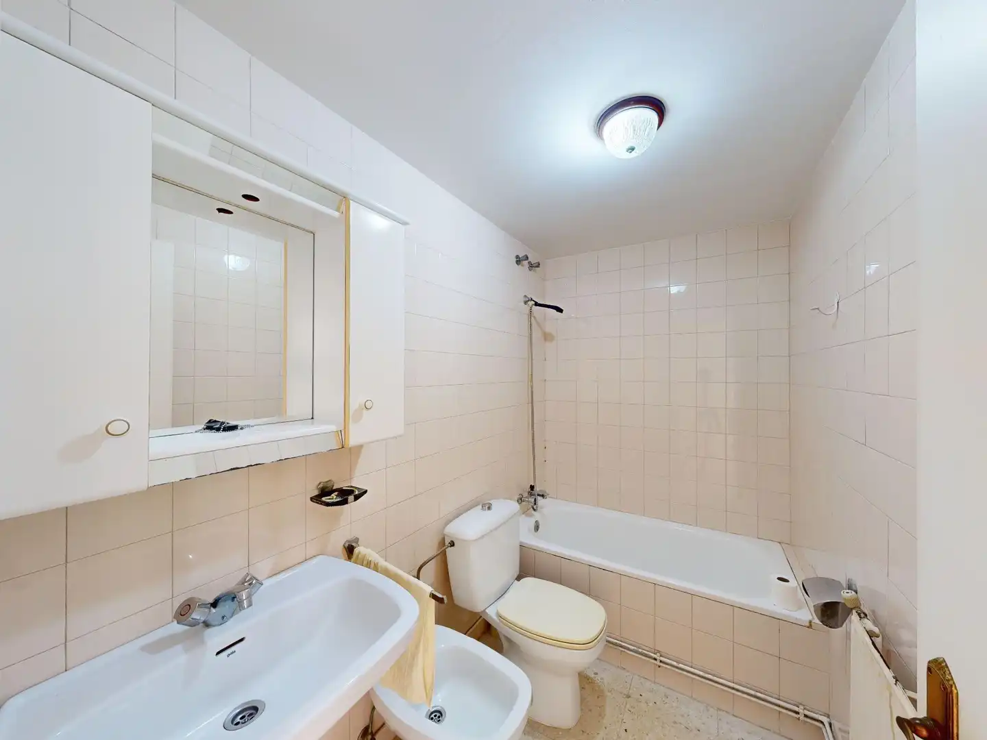 Baño de Piso en venta en Foz con Calefacción, Trastero y Amueblado