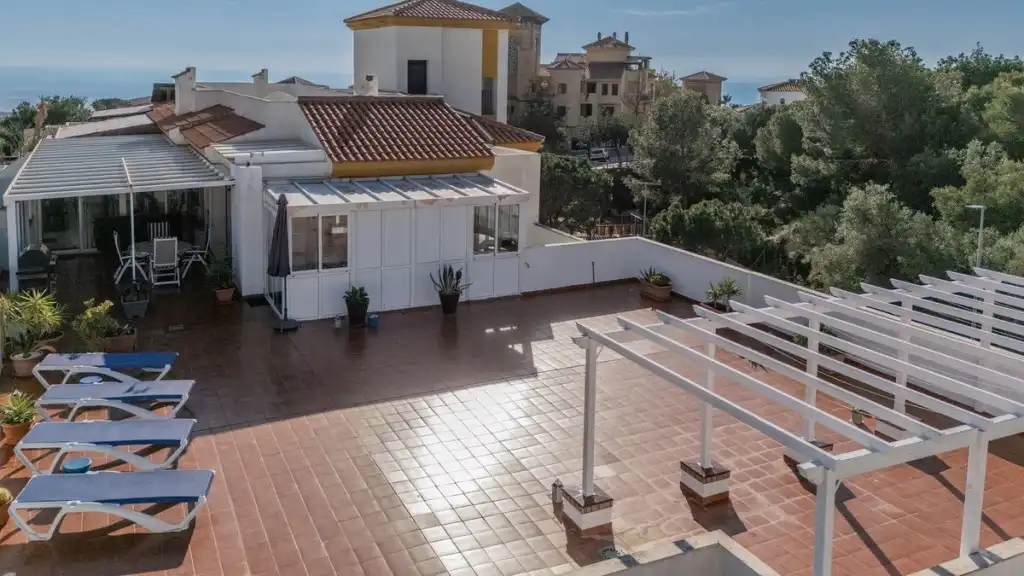 Àtic amb piscina en venda a Benalmádena pueblo, imagen 2