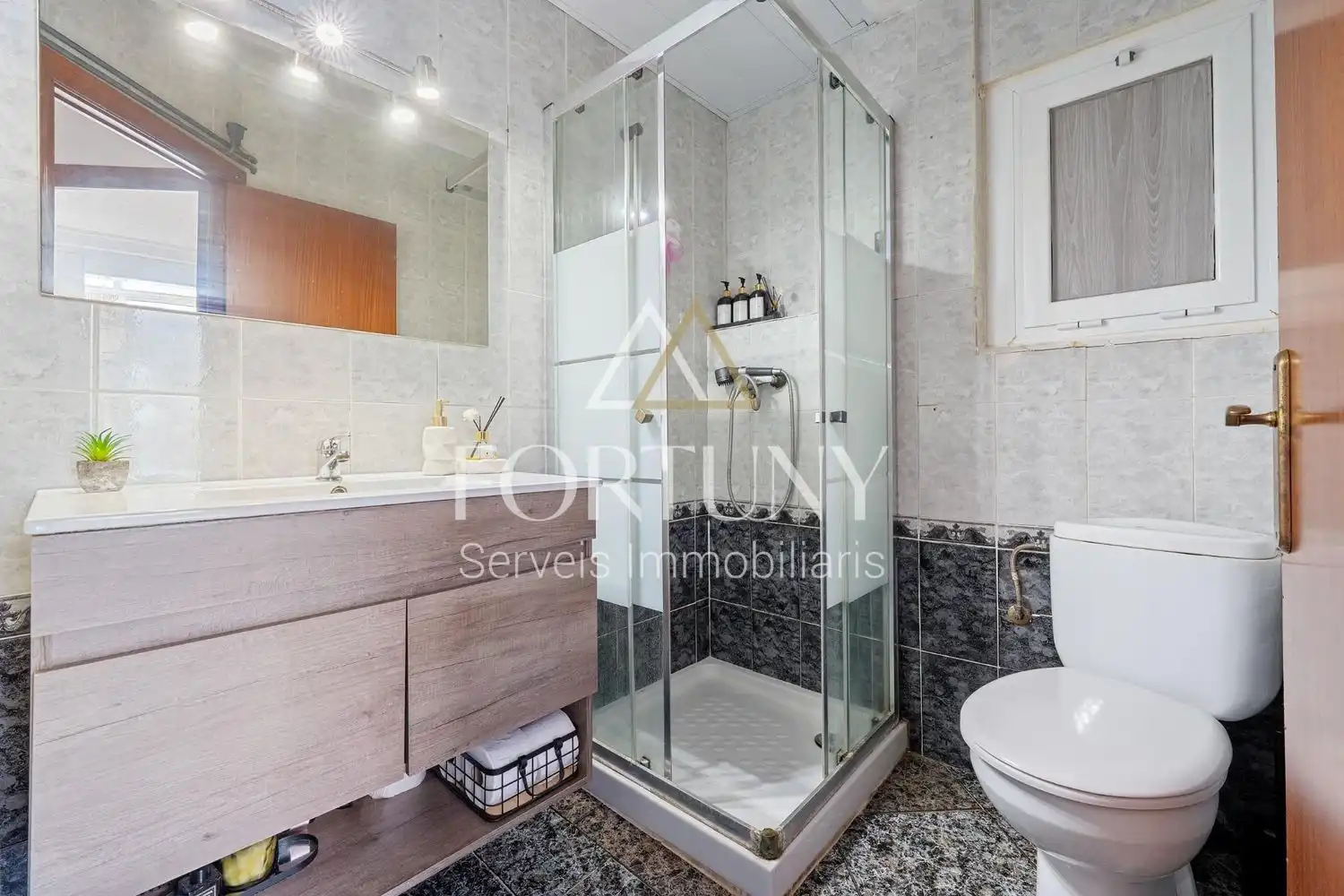 Bathroom of Flat for sale in Reus