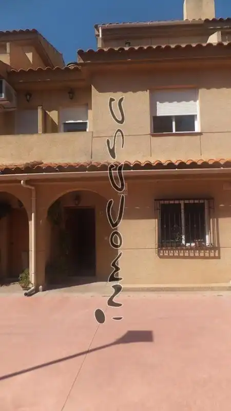 Casa adosada de alquiler en Calle ALAMO BLANCO, 1, Ogíjares