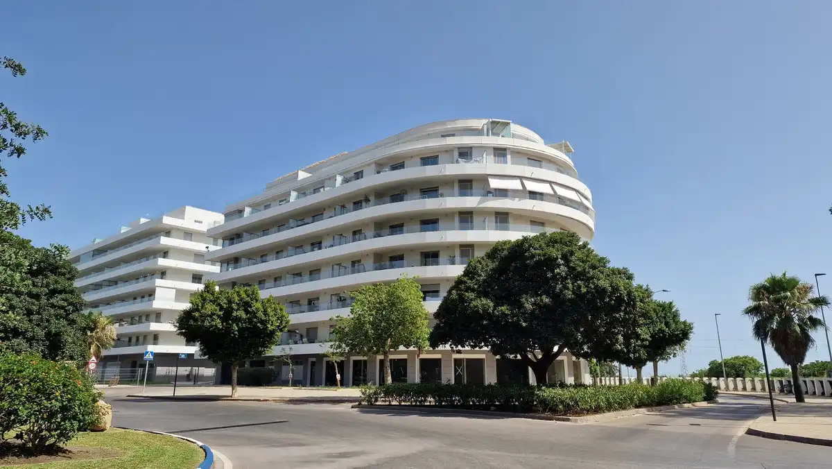 Piso con ascensor en venta en Nueva Andalucía, imagen 2