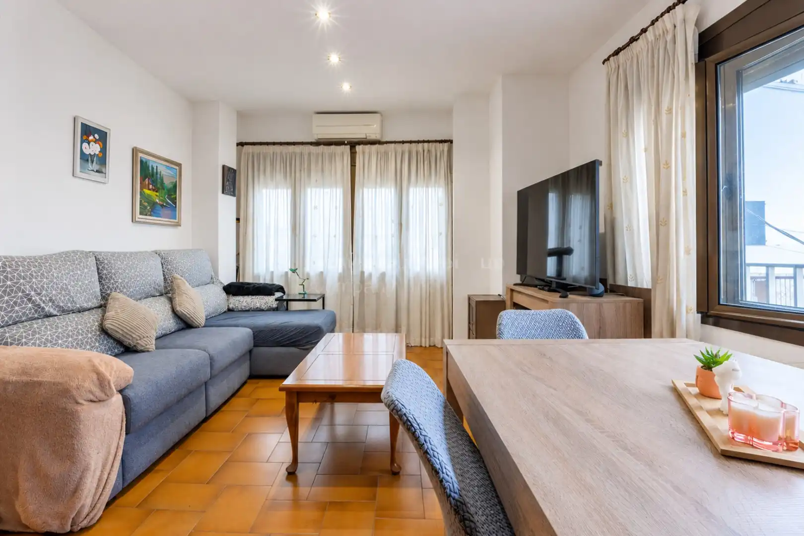 Sala d'estar de Casa adosada en venda en Carboneres - La Farella