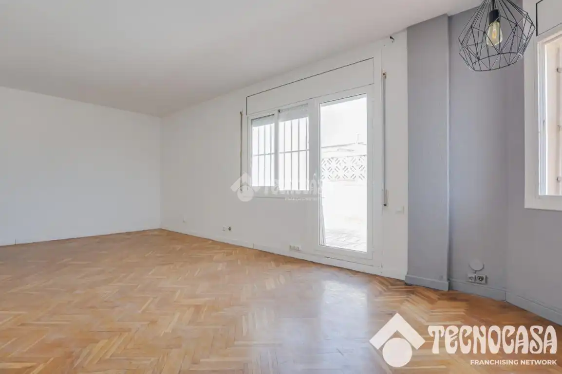 Bedroom of Attic for sale in Barcelona  with Heating and Terrace