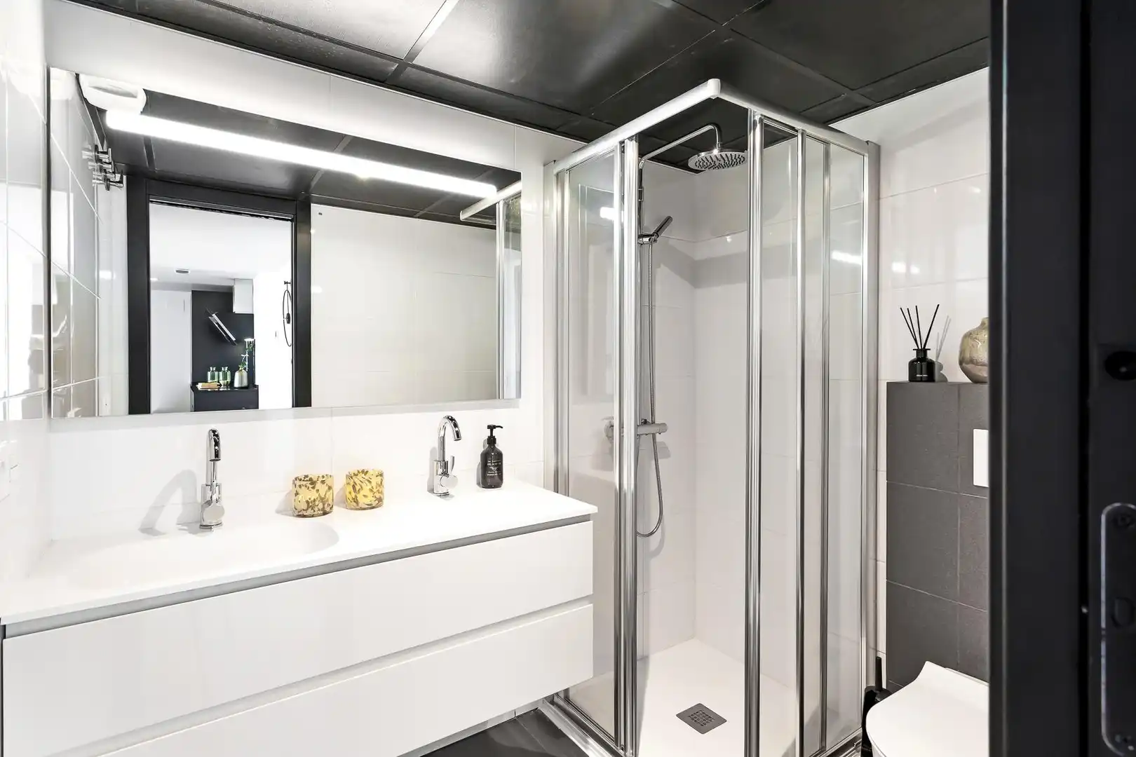 Bany de Apartament en venda en Mijas amb Aire condicionat, Calefacció i Jardí privat