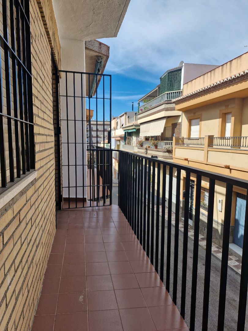 Vista exterior de Casa o xalet en venda en Motril amb Moblat