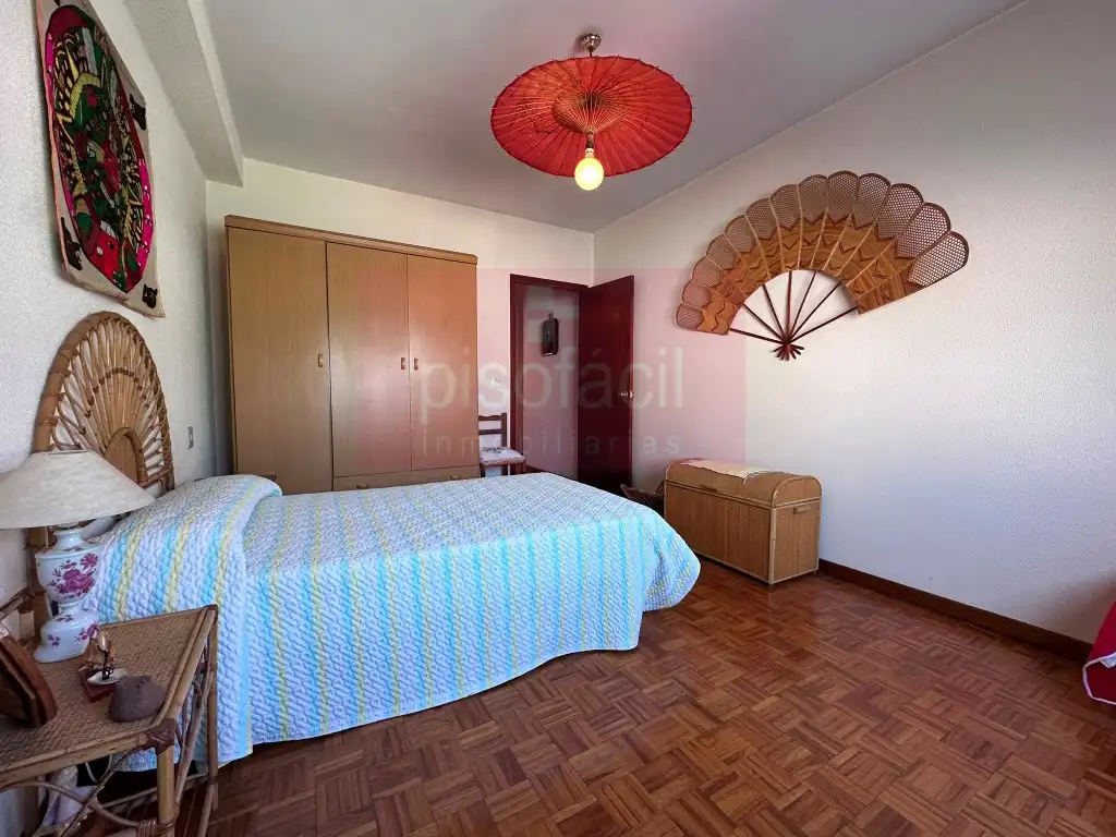 Bedroom of Flat for sale in Lugo