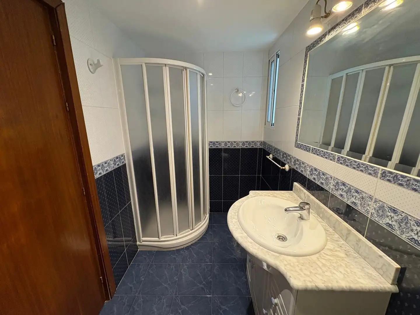 Baño de Piso en venta en Córdoba con Aire acondicionado, Calefacción y Trastero