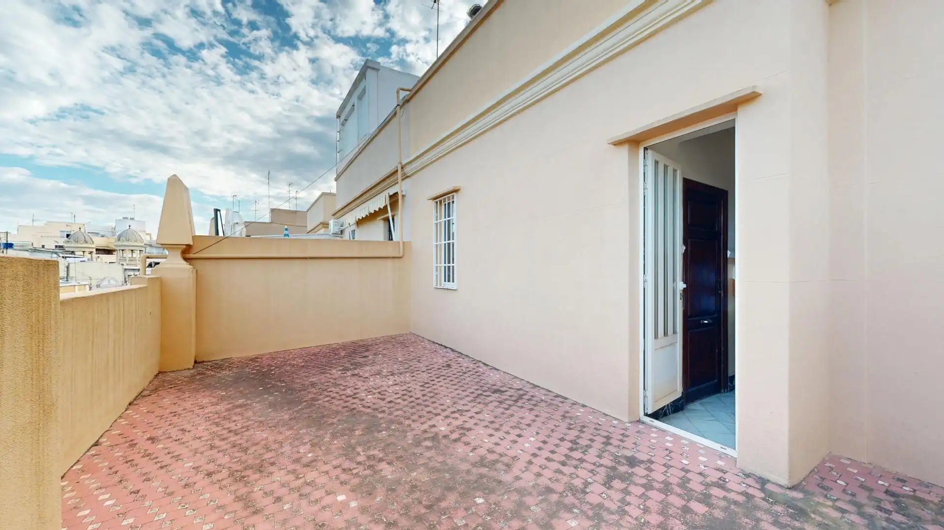 Exterior view of Attic for sale in L'Eixample