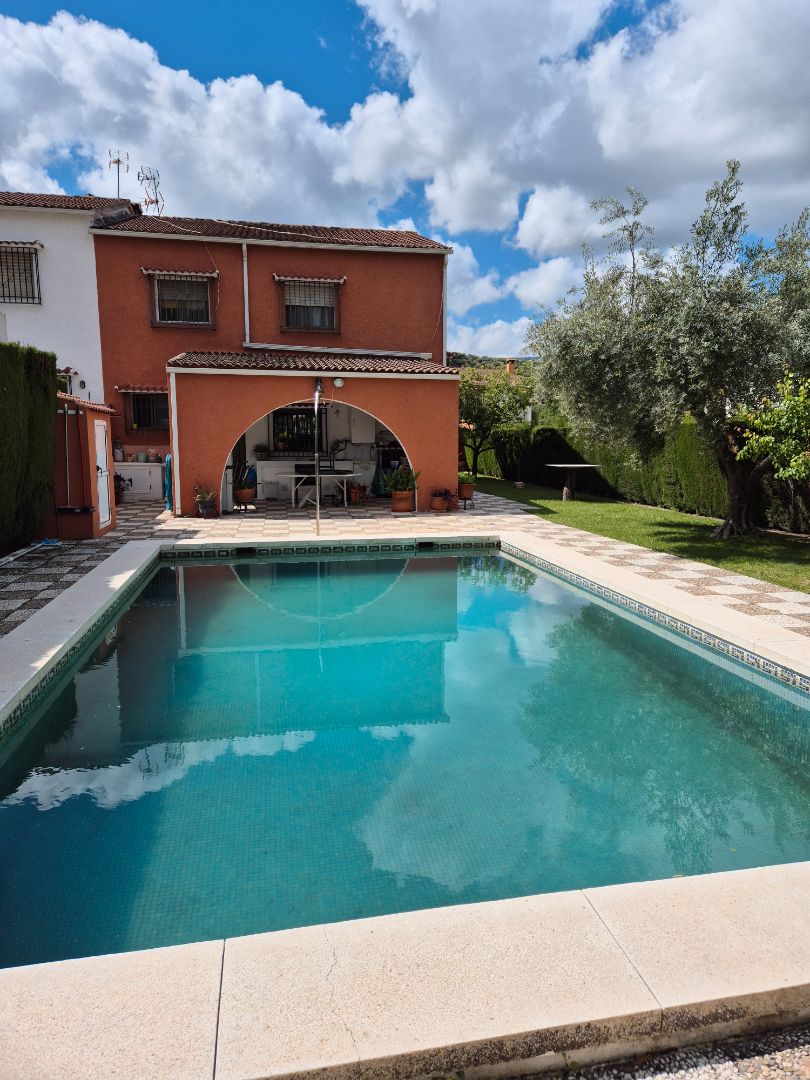 Piscina de Casa o xalet en venda en Los Villares amb Jardí privat, Terrassa i Piscina
