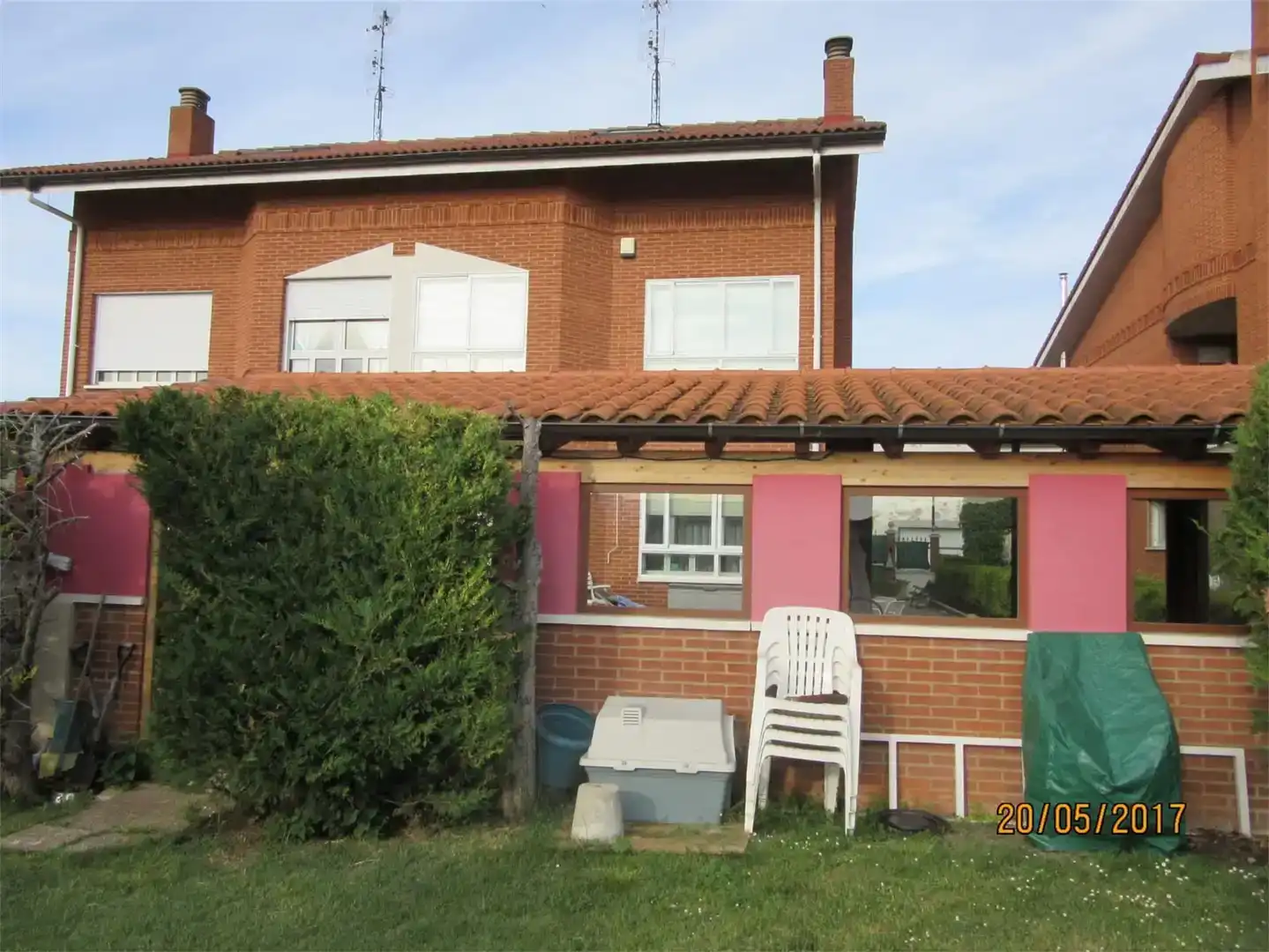 Vista exterior de Casa o xalet en venda en Miranda de Ebro amb Jardí privat, Parquet i Traster