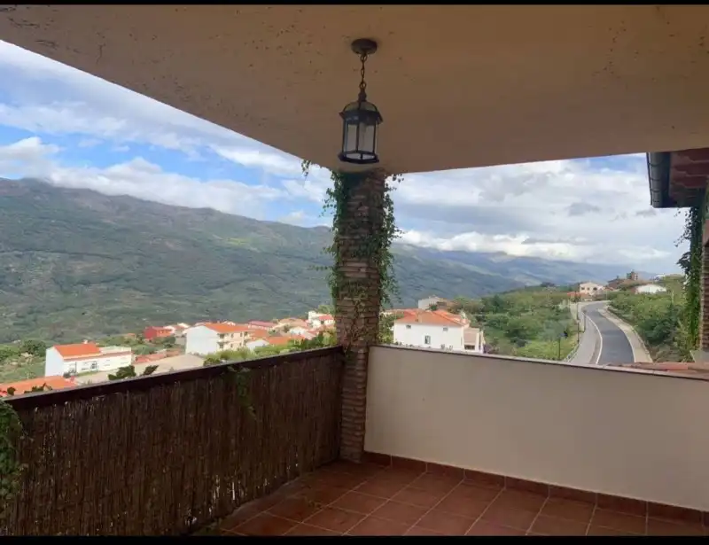 Terrassa de Casa o xalet en venda en Valdastillas amb Aire condicionat, Calefacció i Terrassa