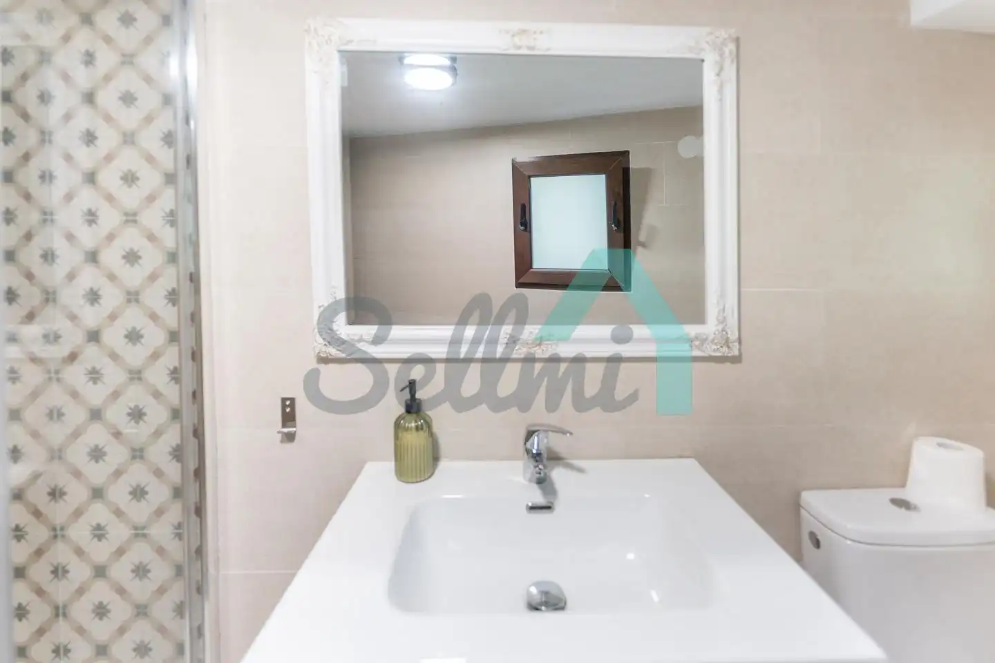 Badezimmer von Wohnung zur Miete in Salas mit Heizung, Privatgarten und Möbliert