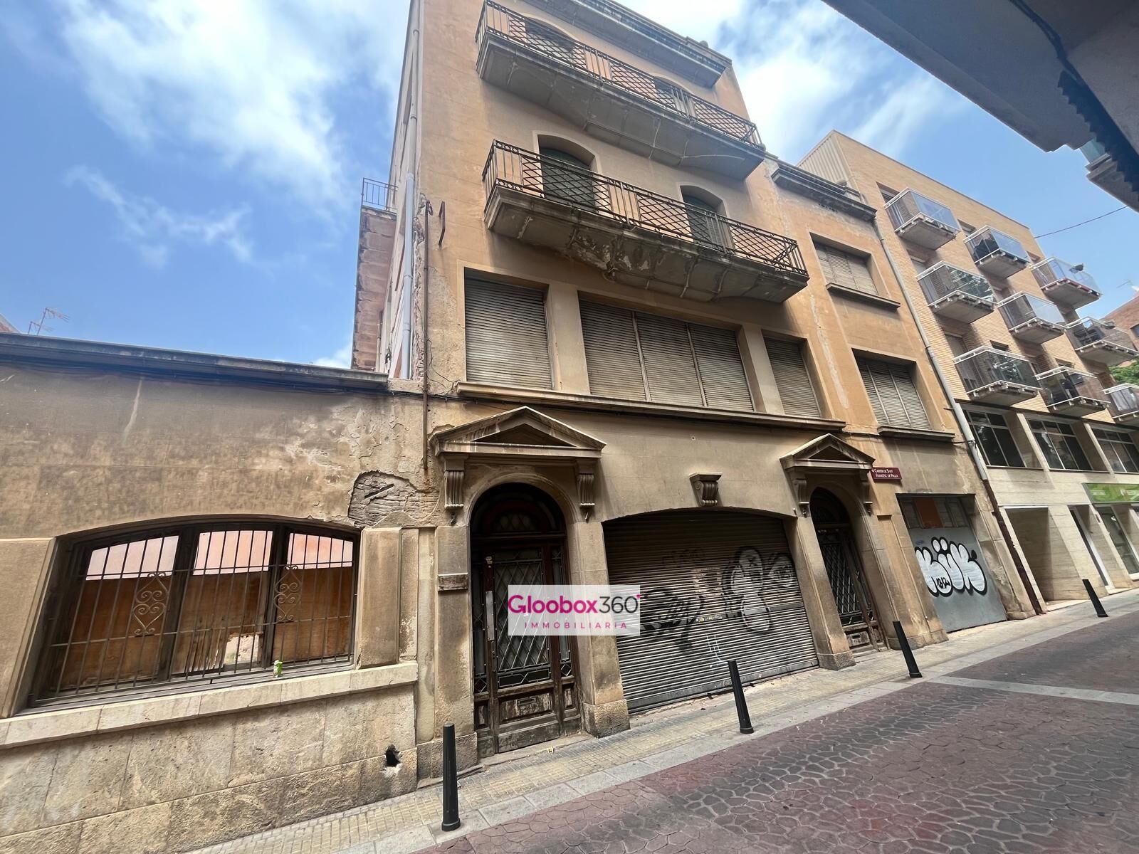 Vista exterior de Casa o xalet en venda en Reus amb Moblat i Balcó
