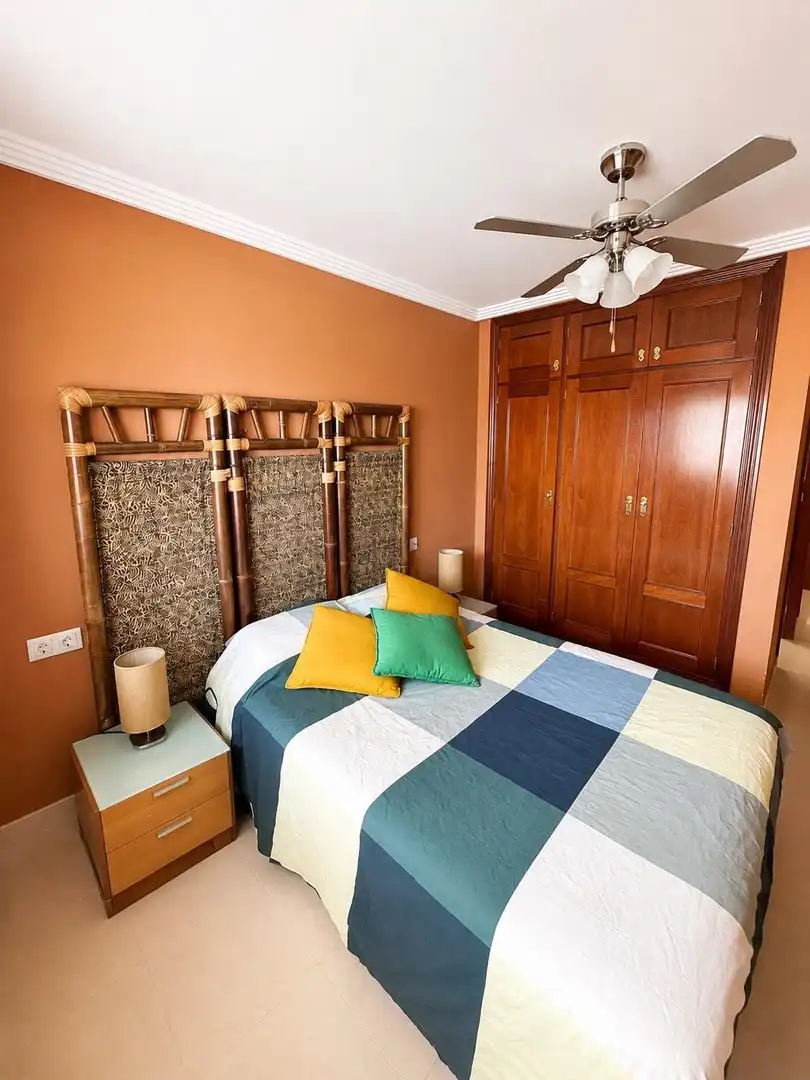 Schlafzimmer von Dachboden zum Verkauf in Málaga mit Klimaanlage, Terrasse und Abstellraum