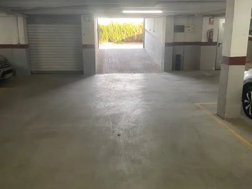 Parkplatz von Garage zum Verkauf in Beniparrell