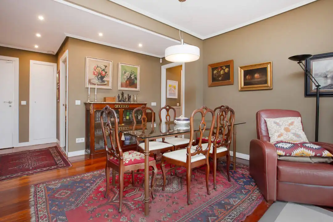 Comedor de Piso en venta en Getxo  con Calefacción, Trastero y Amueblado