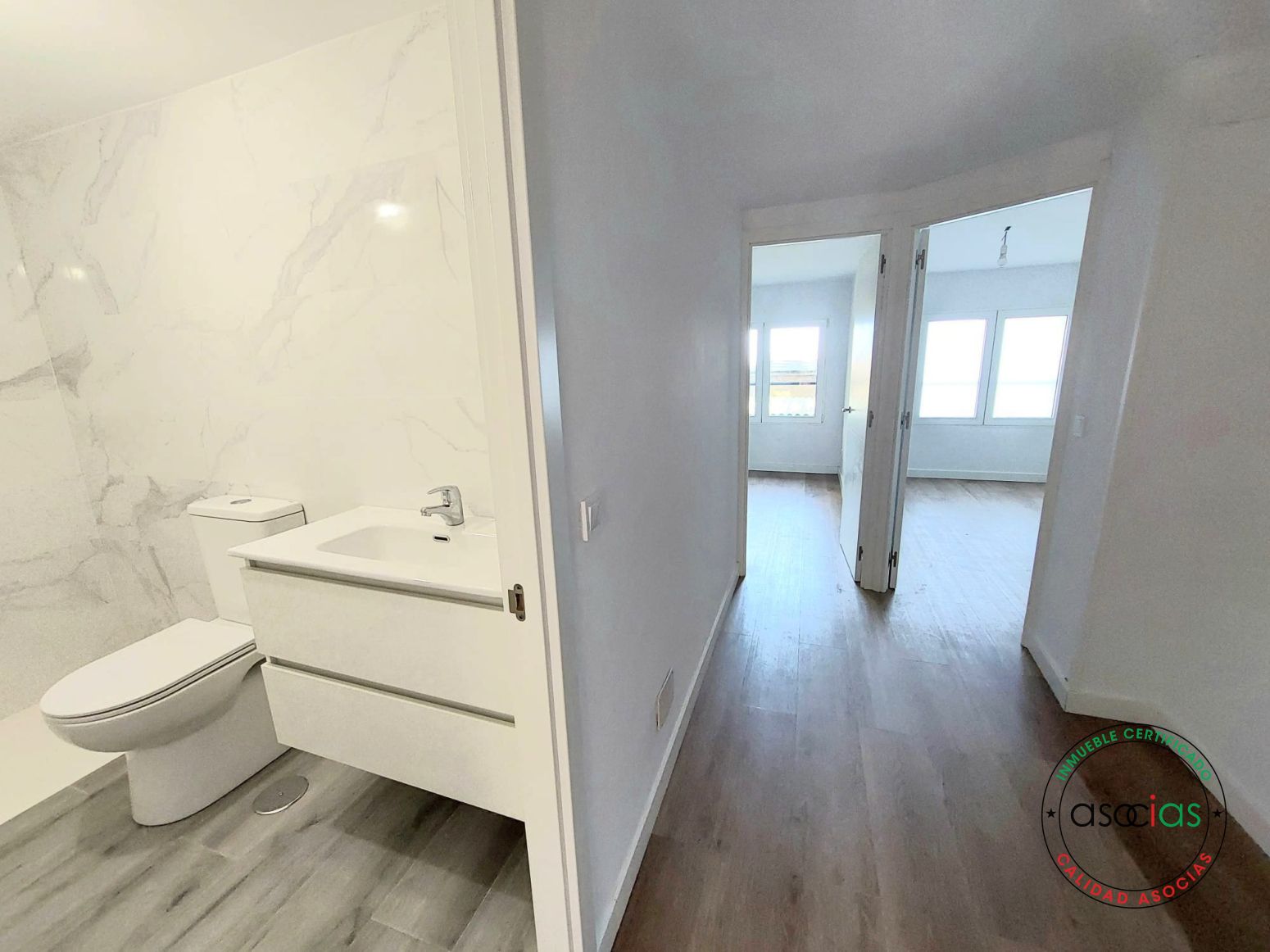 Bathroom of Office for sale in Gijón 