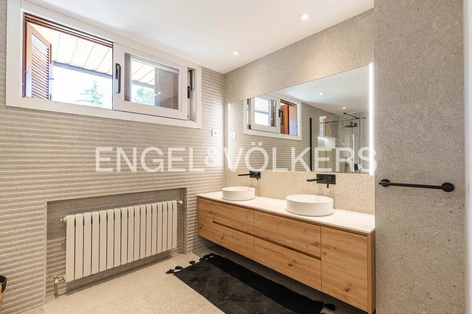 Baño de Casa o chalet en venta en Boadilla del Monte con Aire acondicionado, Calefacción y Jardín privado