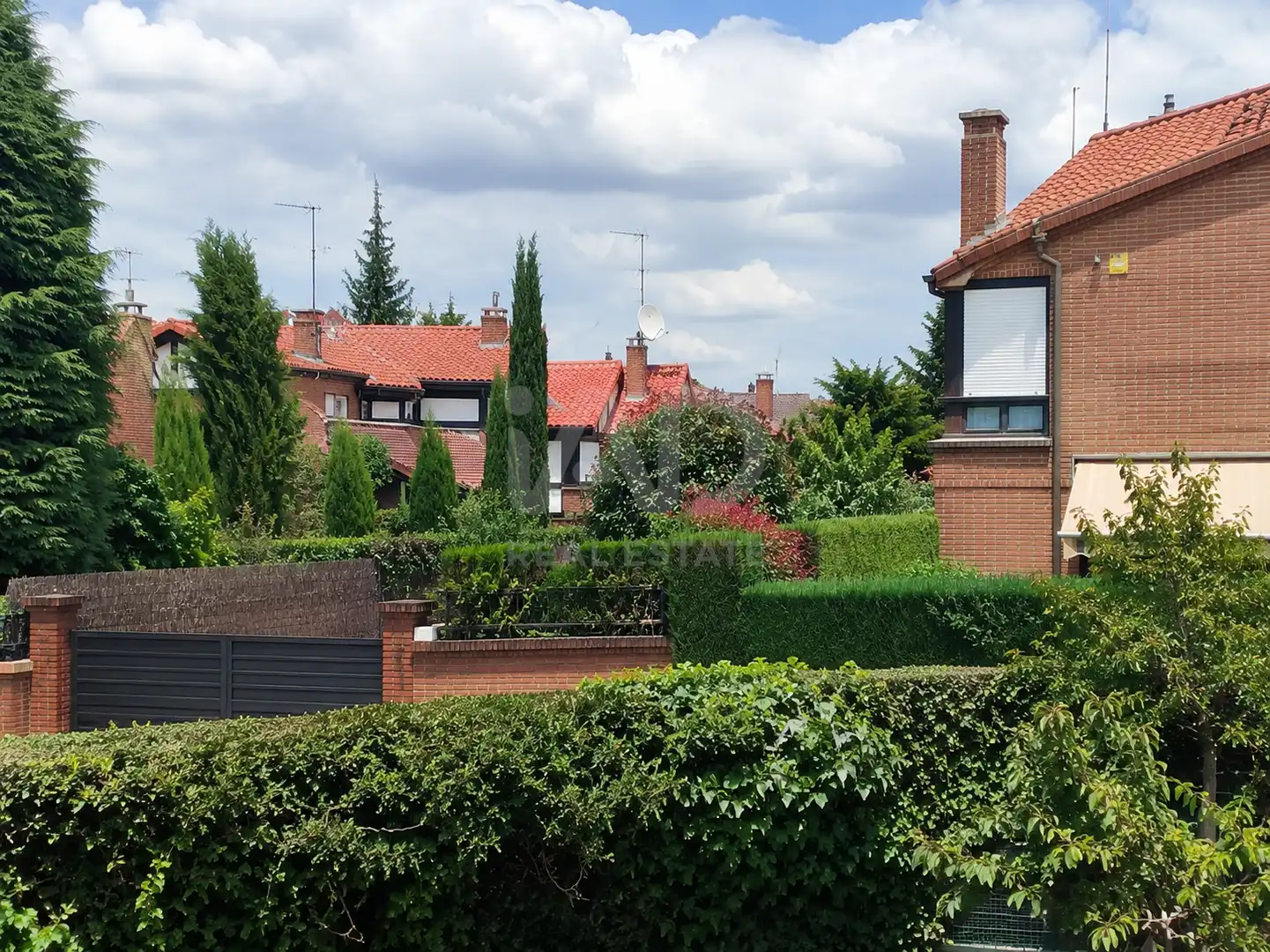 Jardí de Casa adosada en venda en Madrid